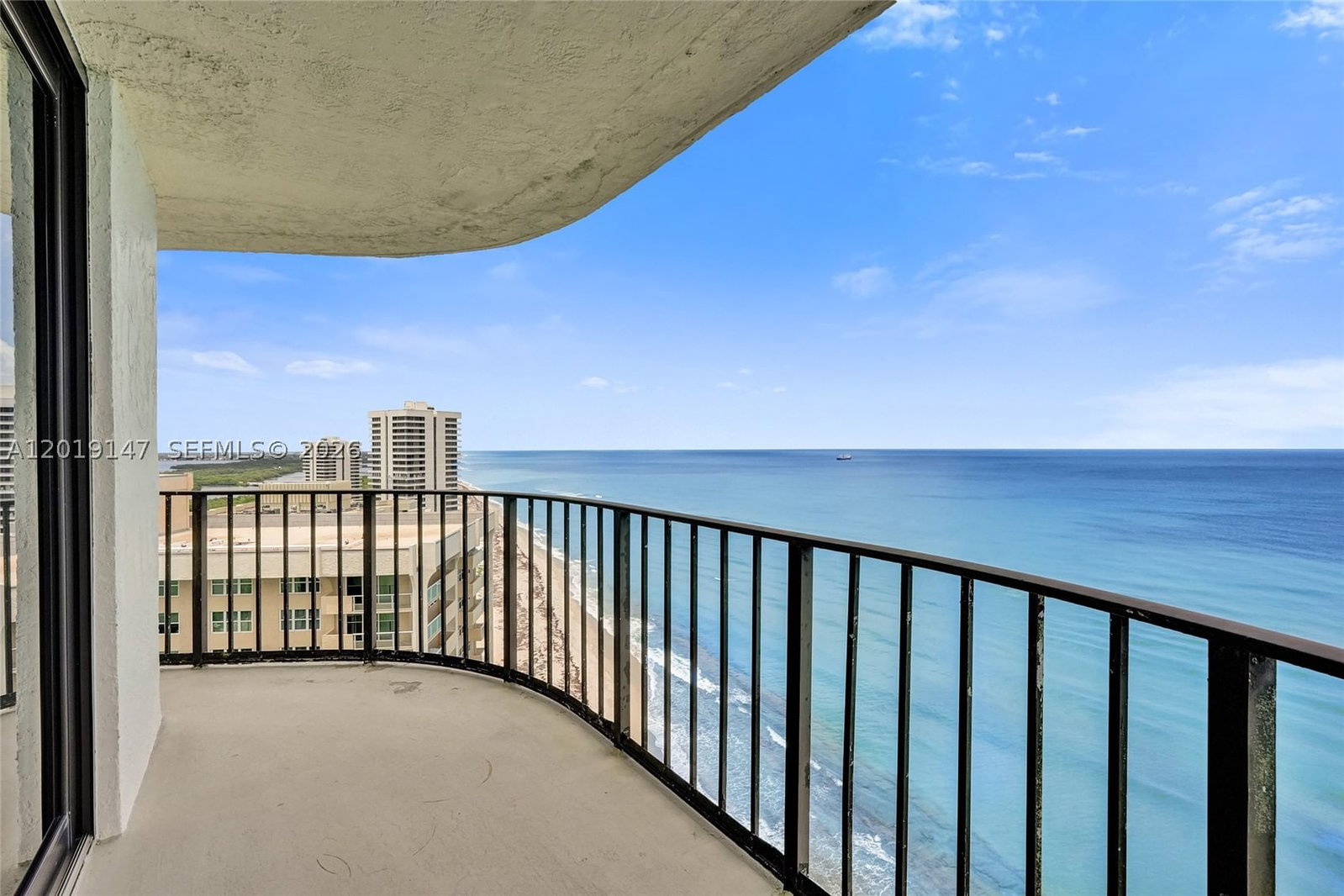 Real estate property located at 5420 Ocean Dr #2201, Palm Beach, Connemara Condo, Singer Island, FL