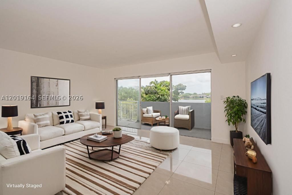 Real estate property located at 9375 Fontainebleau Blvd L315, Miami-dade, The Beach Club Fontainebl, Miami, FL