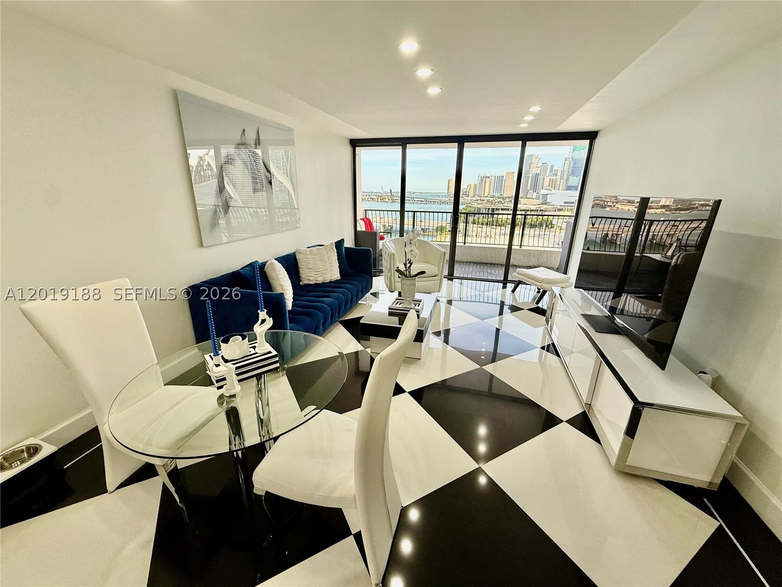 Real estate property located at 555 15th St #15H, Miami-dade, Venetia Condo, Miami, FL