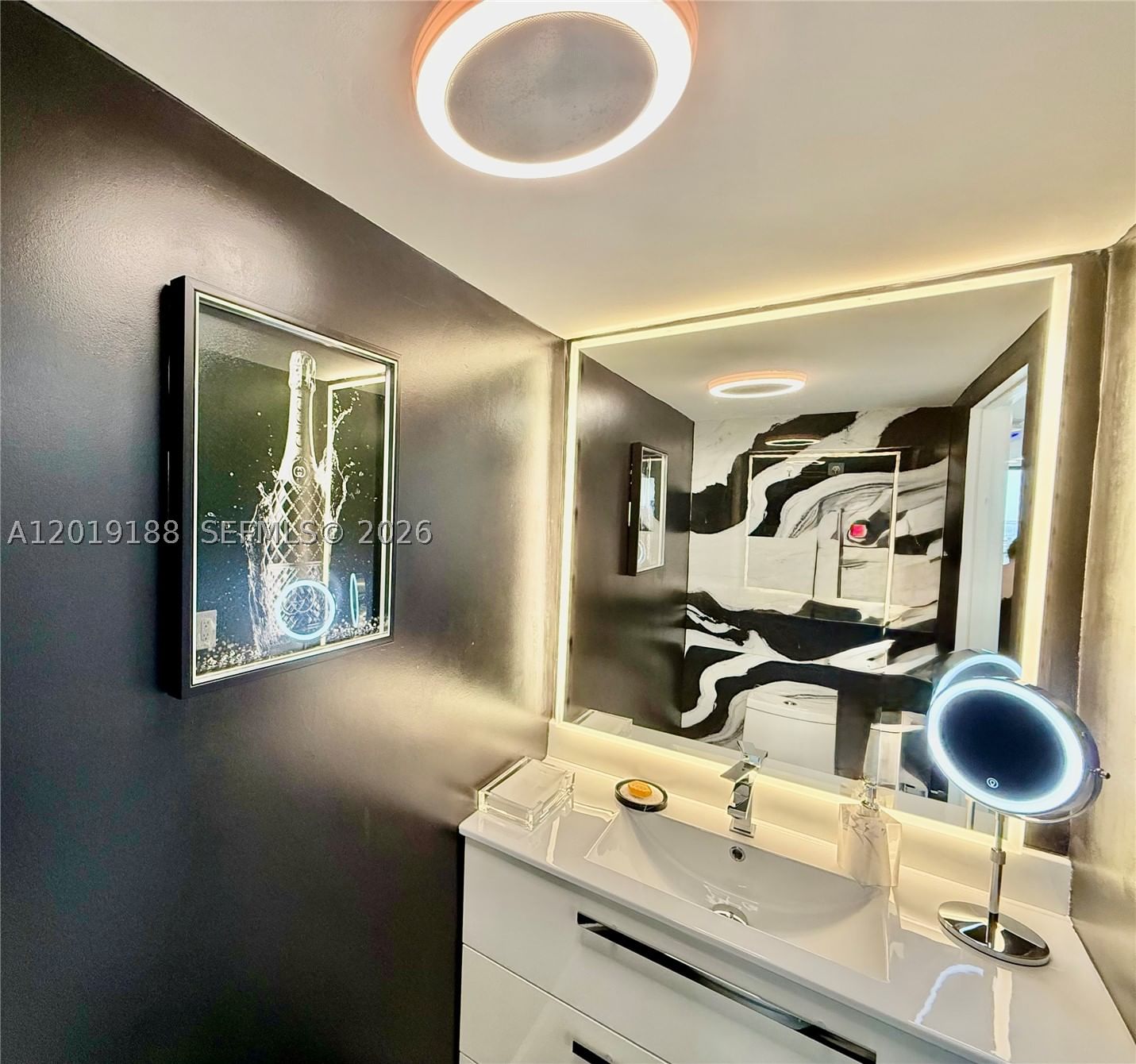 Real estate property located at 555 15th St #15H, Miami-dade, Venetia Condo, Miami, FL