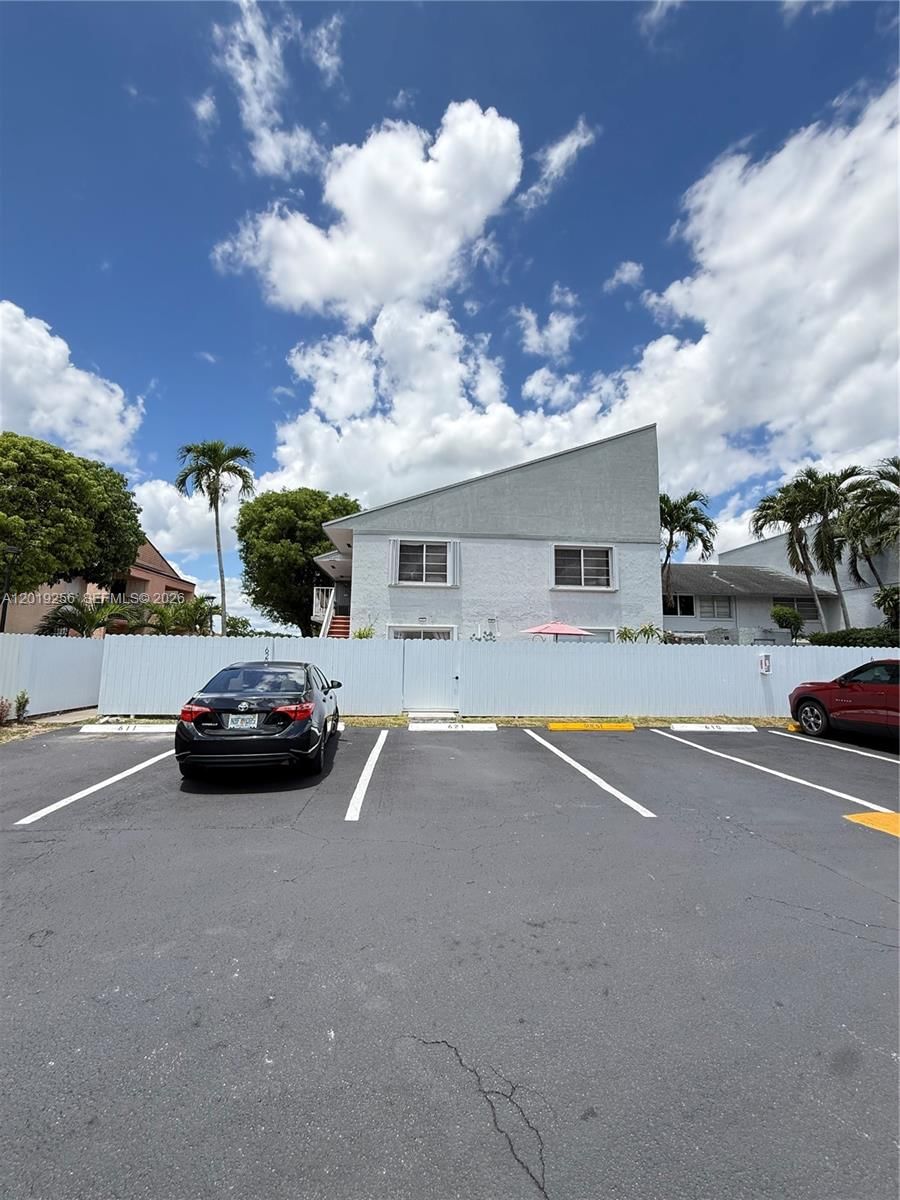 Real estate property located at 8480 156th Pl #620, Miami-dade, South Lake Villas Condo, Miami, FL
