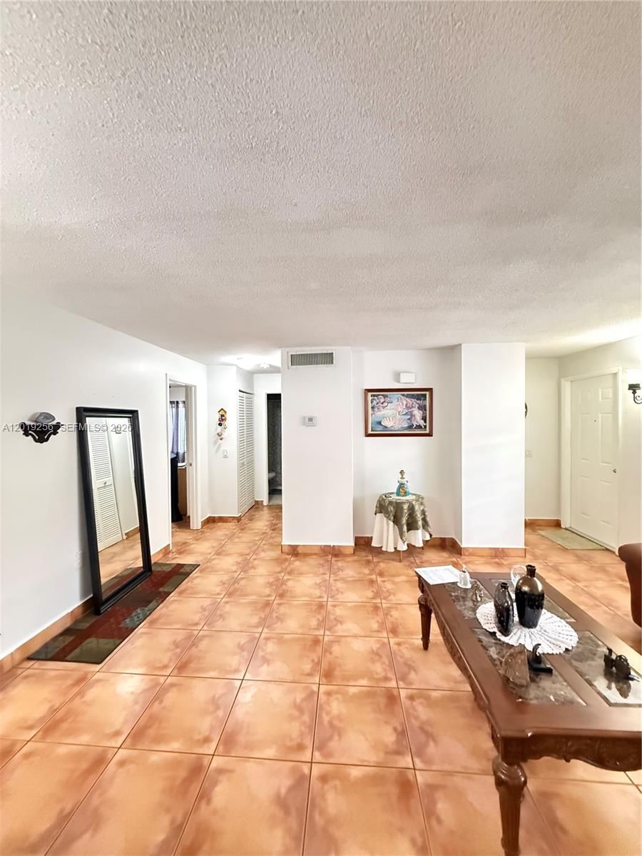 Real estate property located at 8480 156th Pl #620, Miami-dade, South Lake Villas Condo, Miami, FL
