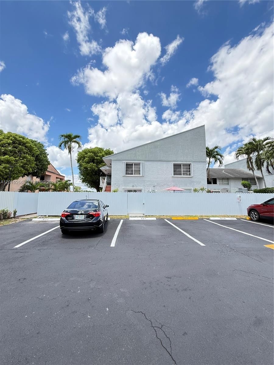Real estate property located at 8480 156th Pl #620, Miami-dade, South Lake Villas Condo, Miami, FL