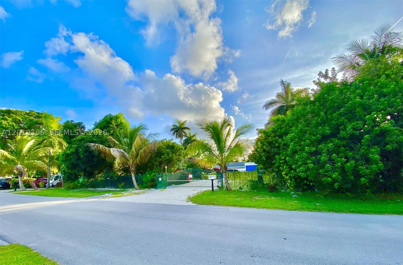 Real estate property located at 13550 Biscayne River Rd, Miami-dade, Bisc Gardens Sec H Part 1, Miami, FL