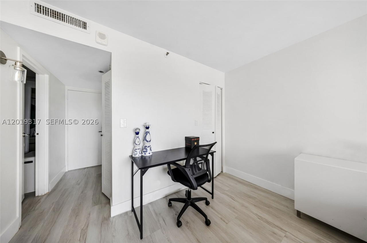 Real estate property located at 7601 Treasure Dr #923, Miami-dade, The Grandview Palace Cond, North Bay Village, FL