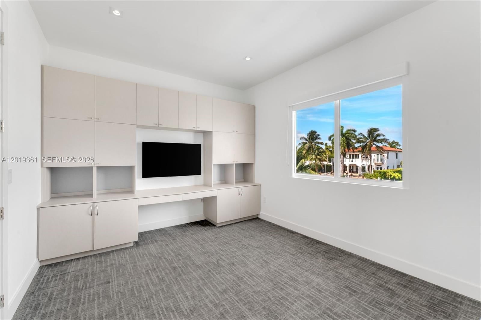 Real estate property located at 13040 Bayshore Dr, Miami-dade, Coronado Harbor, North Miami, FL