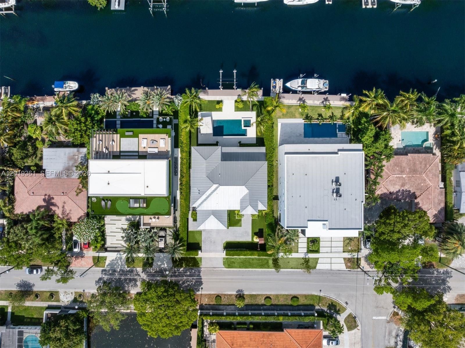 Real estate property located at 13040 Bayshore Dr, Miami-dade, Coronado Harbor, North Miami, FL