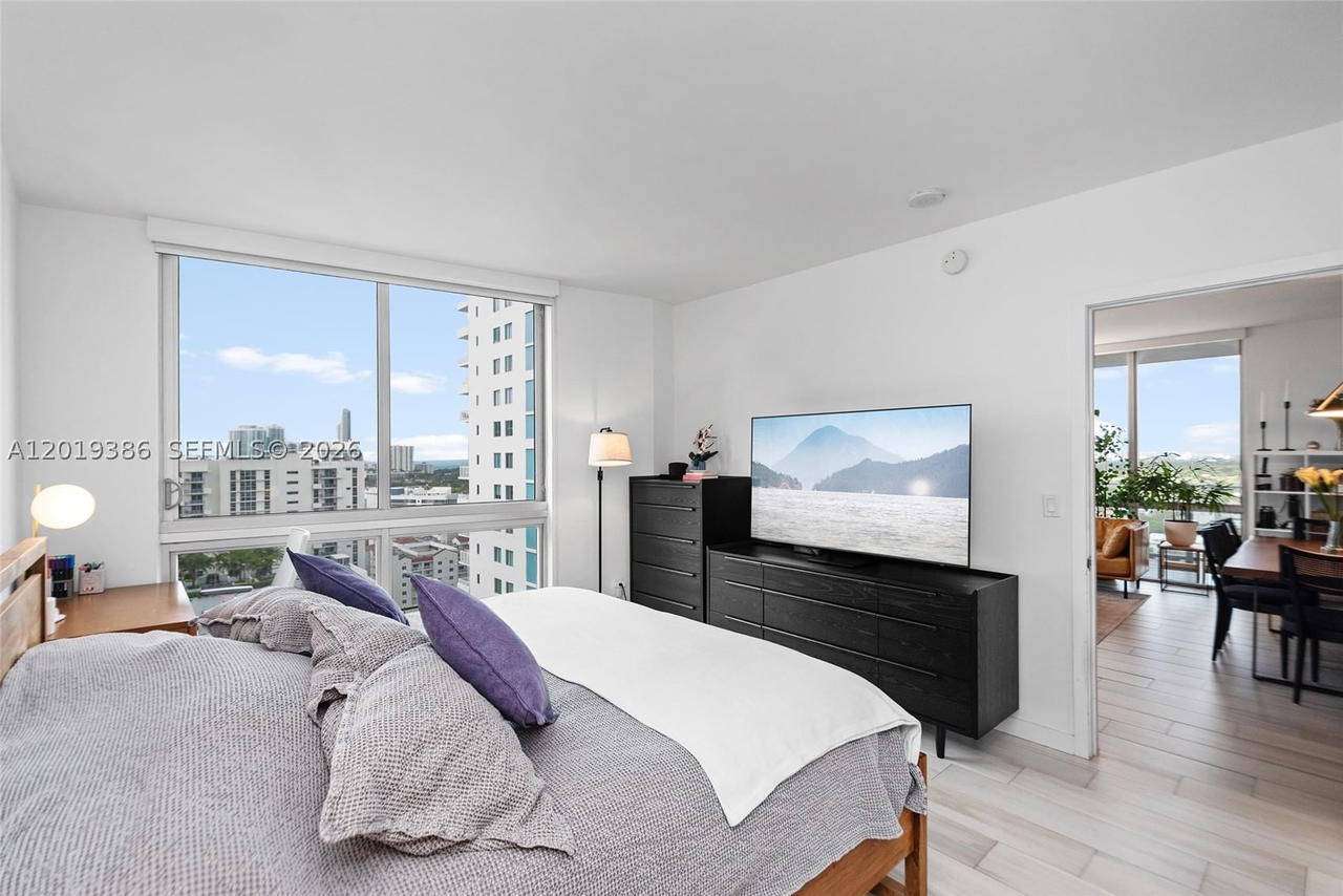 Real estate property located at 1010 2nd Ave #1709, Miami-dade, Brickell Ten Condo, Miami, FL