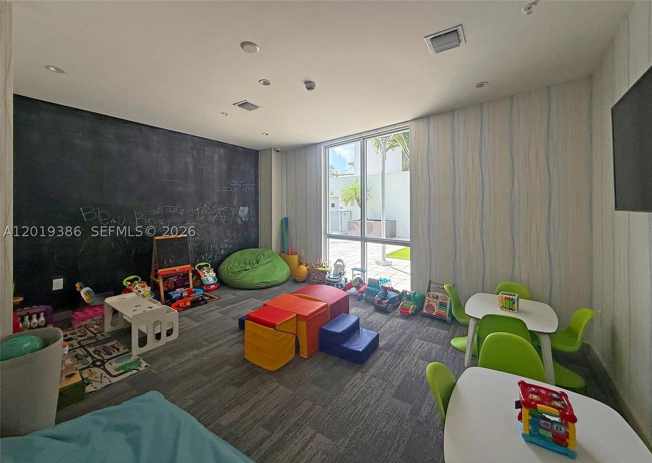 Real estate property located at 1010 2nd Ave #1709, Miami-dade, Brickell Ten Condo, Miami, FL