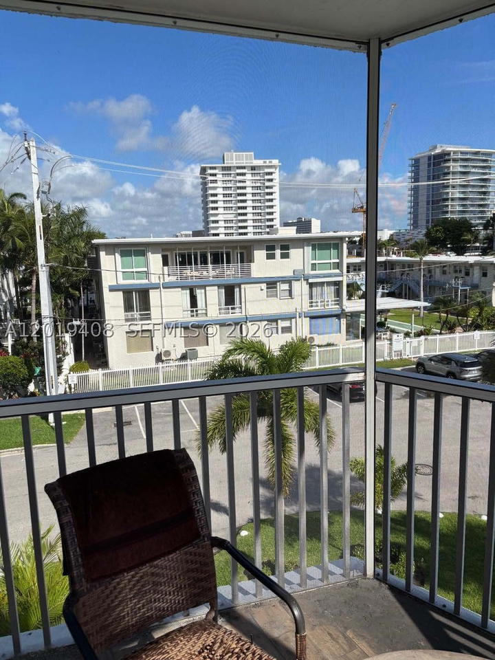 Real estate property located at 720 Bayshore Dr #301, Broward, Nautical Towers Condo, Fort Lauderdale, FL
