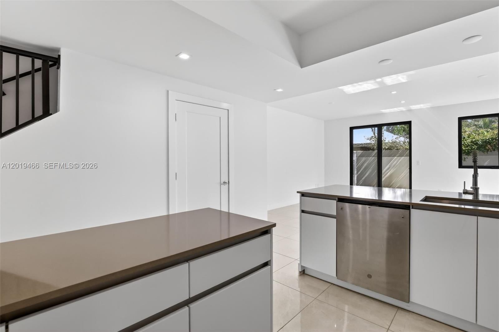 Real estate property located at 4101 Oak Pl, Broward, Oaks Place, Dania Beach, FL