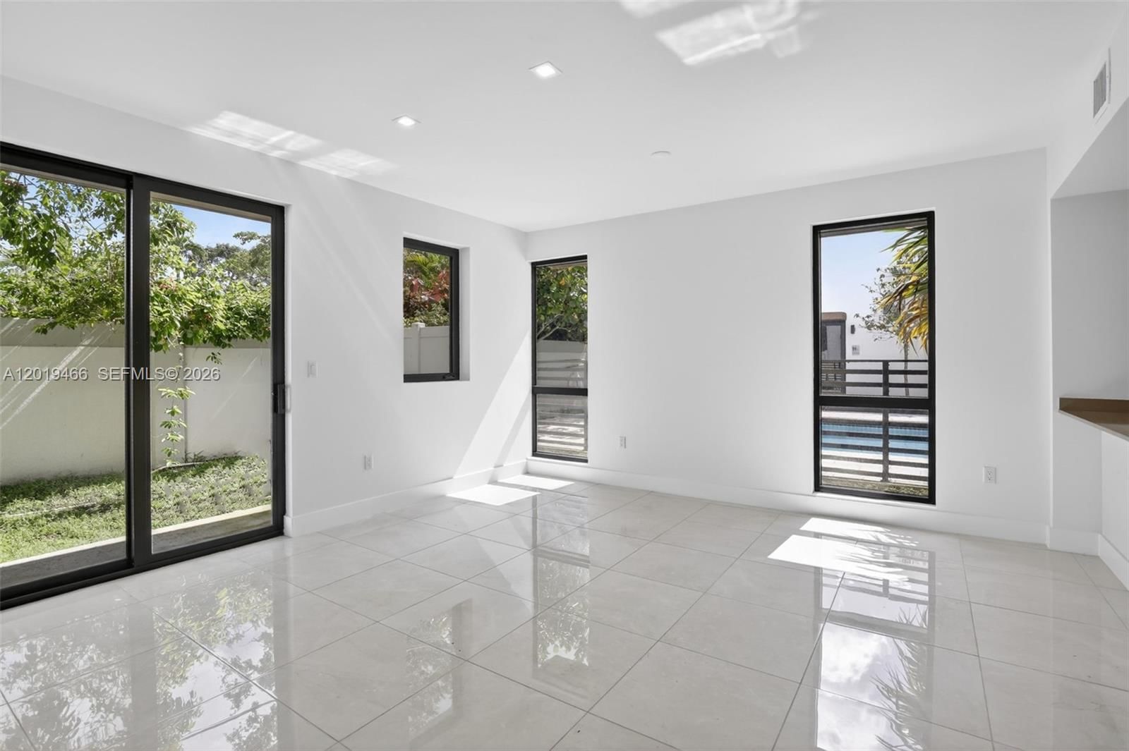 Real estate property located at 4101 Oak Pl, Broward, Oaks Place, Dania Beach, FL