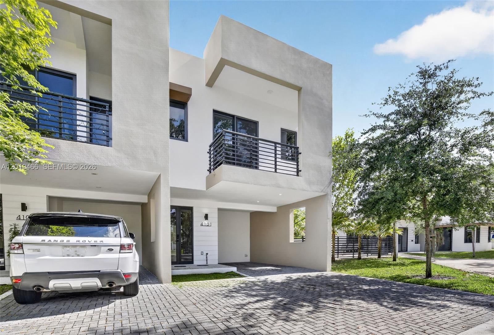Real estate property located at 4101 Oak Pl, Broward, Oaks Place, Dania Beach, FL