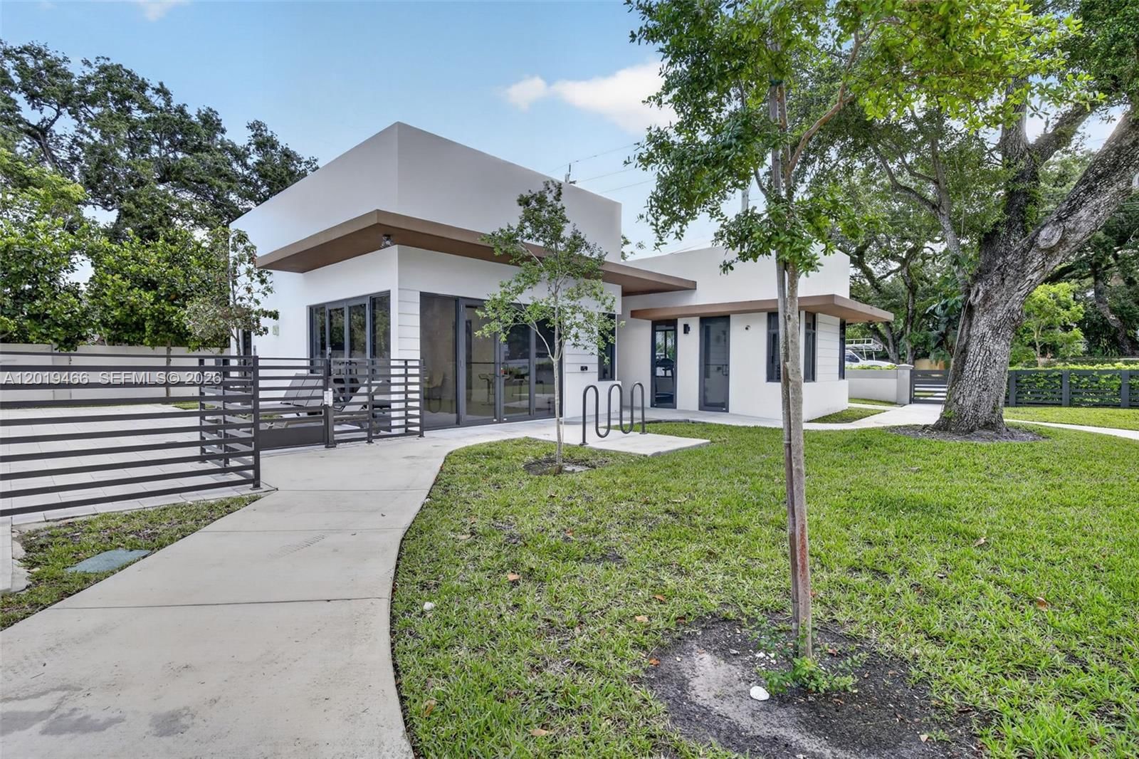 Real estate property located at 4101 Oak Pl, Broward, Oaks Place, Dania Beach, FL