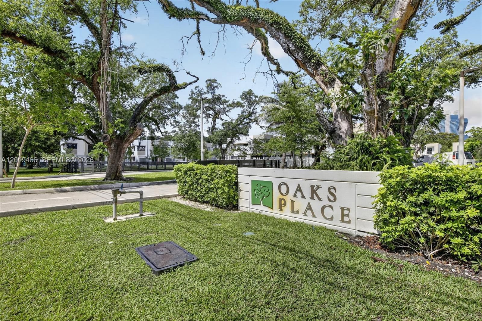 Real estate property located at 4101 Oak Pl, Broward, Oaks Place, Dania Beach, FL