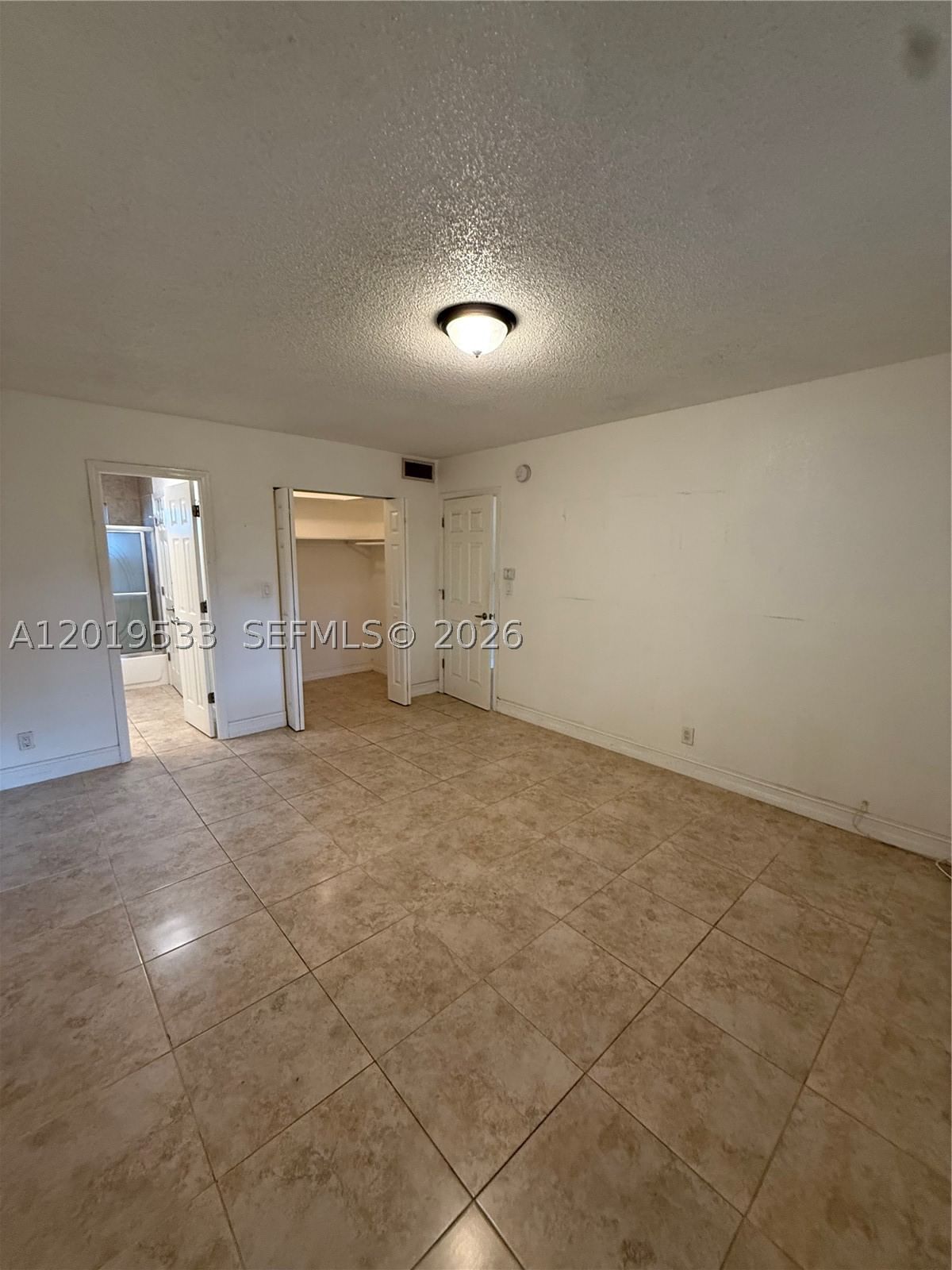 Real estate property located at 5131 Oakland Park Blvd #106, Broward, Lilac Gardens Condo, Lauderdale Lakes, FL