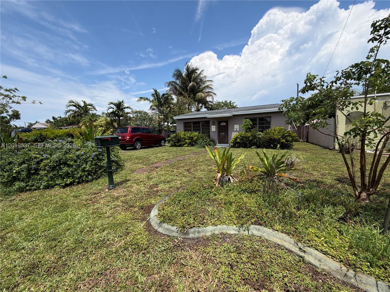 Real estate property located at 1001 31st Ct, Broward, Breezy Manor Amended, Hollywood, FL