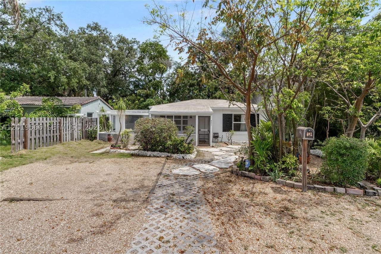 Real estate property located at 841 11th Ct, Broward, Vinik No 2, Fort Lauderdale, FL