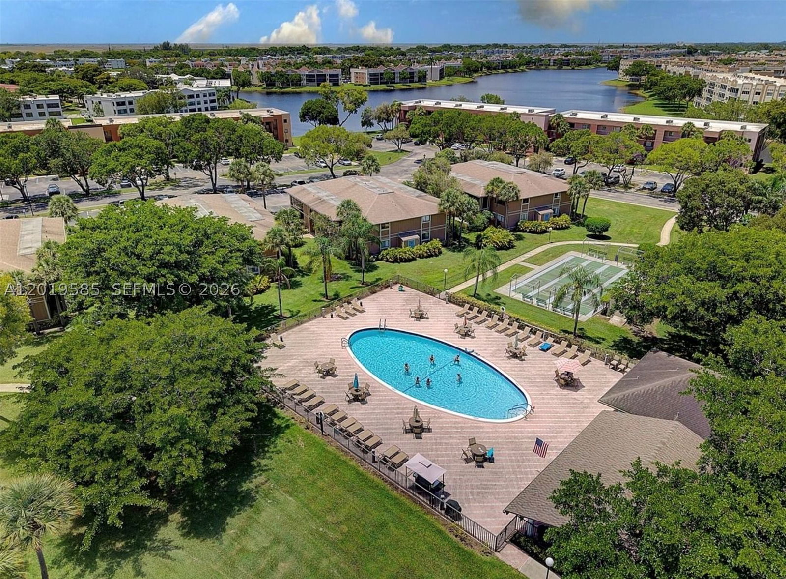 Real estate property located at 7837 Ashmont Cir #212, Broward, Ashmont Condominium I, Tamarac, FL
