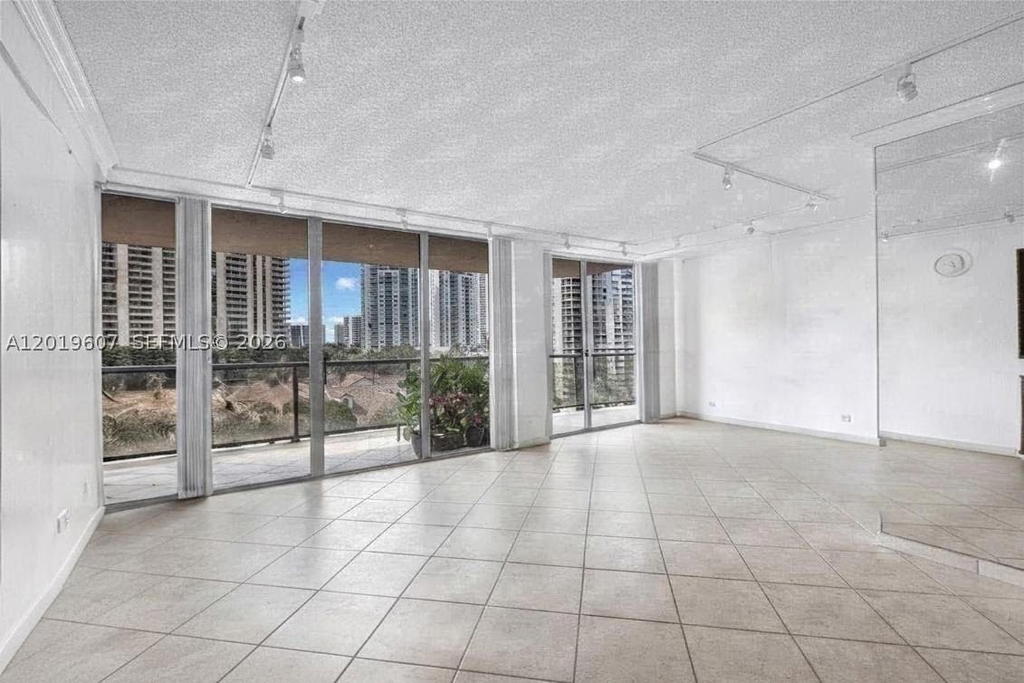 Real estate property located at 19667 Turnberry Way #6C, Miami-dade, Turnberry Isle South Cond, Aventura, FL