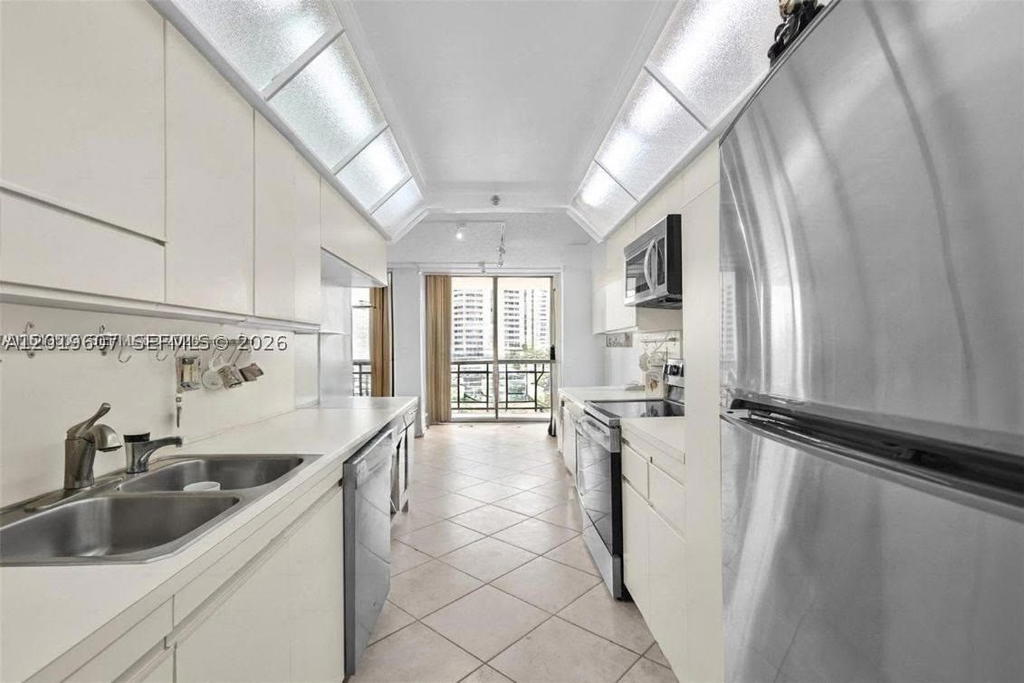 Real estate property located at 19667 Turnberry Way #6C, Miami-dade, Turnberry Isle South Cond, Aventura, FL