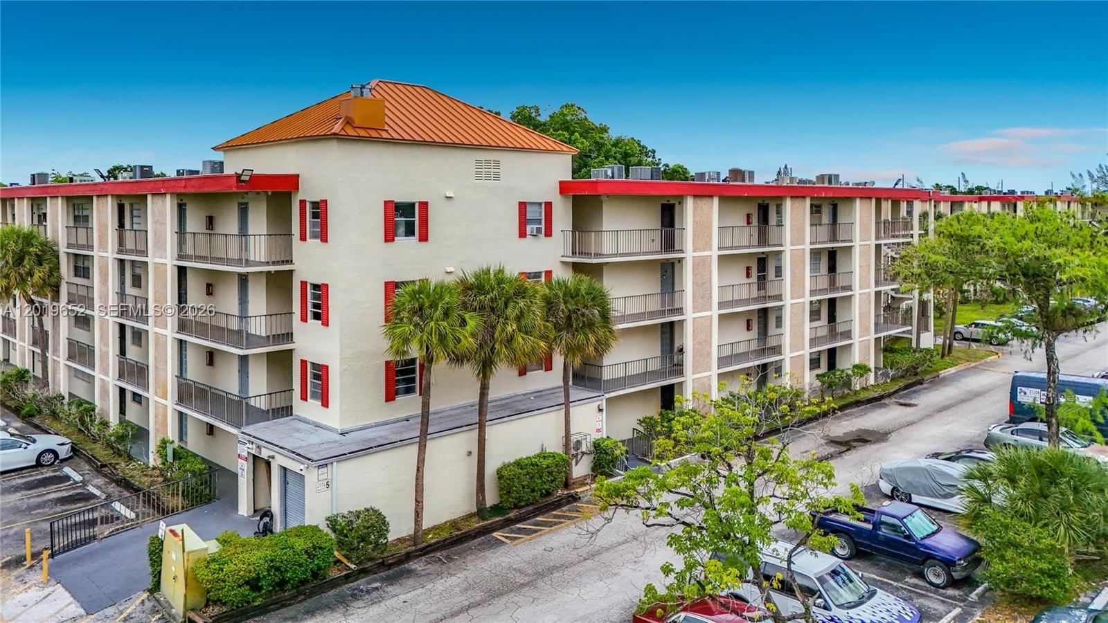 Real estate property located at 3000 48th Ter #126, Broward, Cypress Chase Condo No 5, Lauderdale Lakes, FL