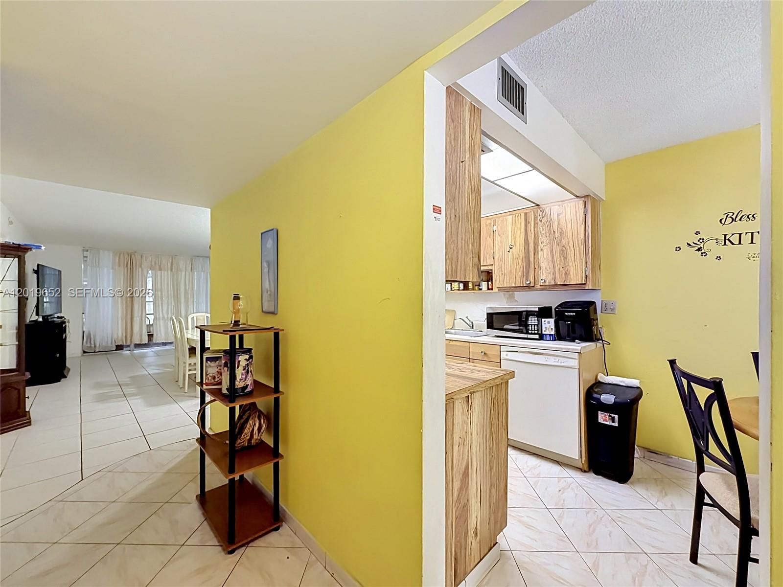 Real estate property located at 3000 48th Ter #126, Broward, Cypress Chase Condo No 5, Lauderdale Lakes, FL