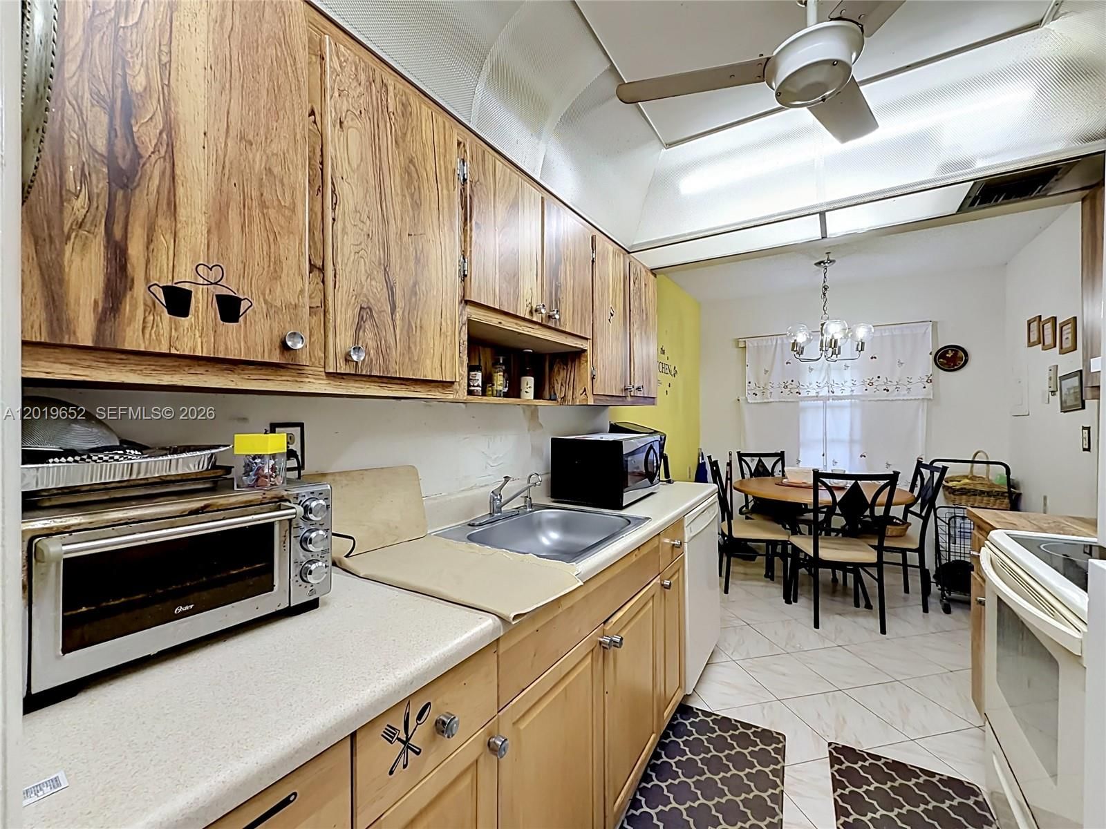 Real estate property located at 3000 48th Ter #126, Broward, Cypress Chase Condo No 5, Lauderdale Lakes, FL