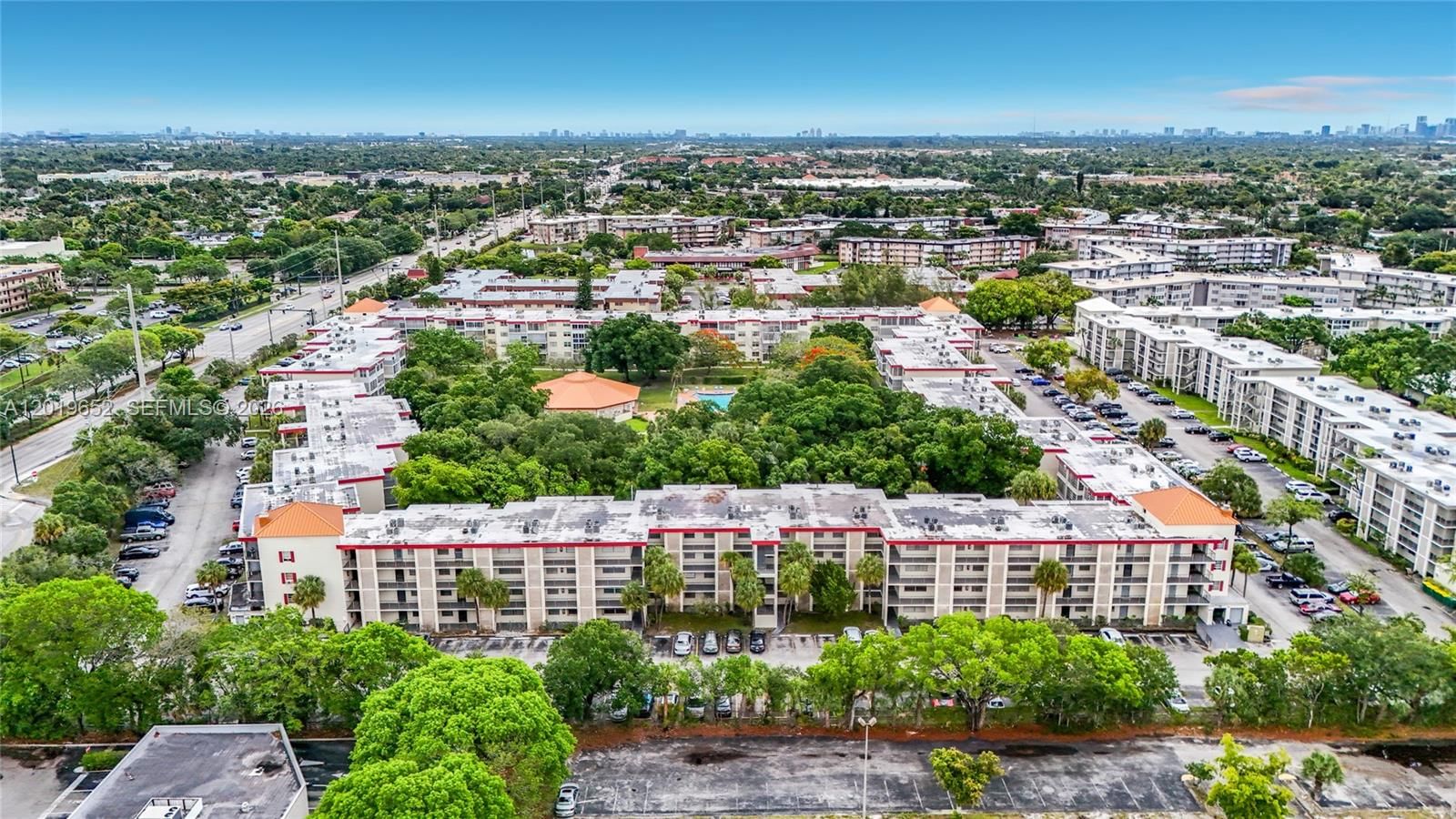 Real estate property located at 3000 48th Ter #126, Broward, Cypress Chase Condo No 5, Lauderdale Lakes, FL