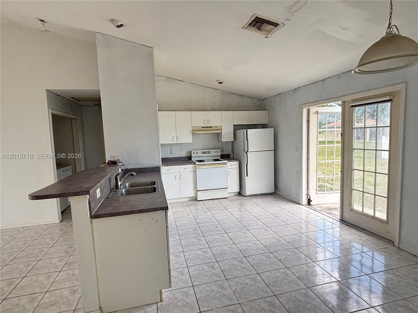 Real estate property located at 510 25TH PL, Lee, Cape Coral, Cape Coral, FL