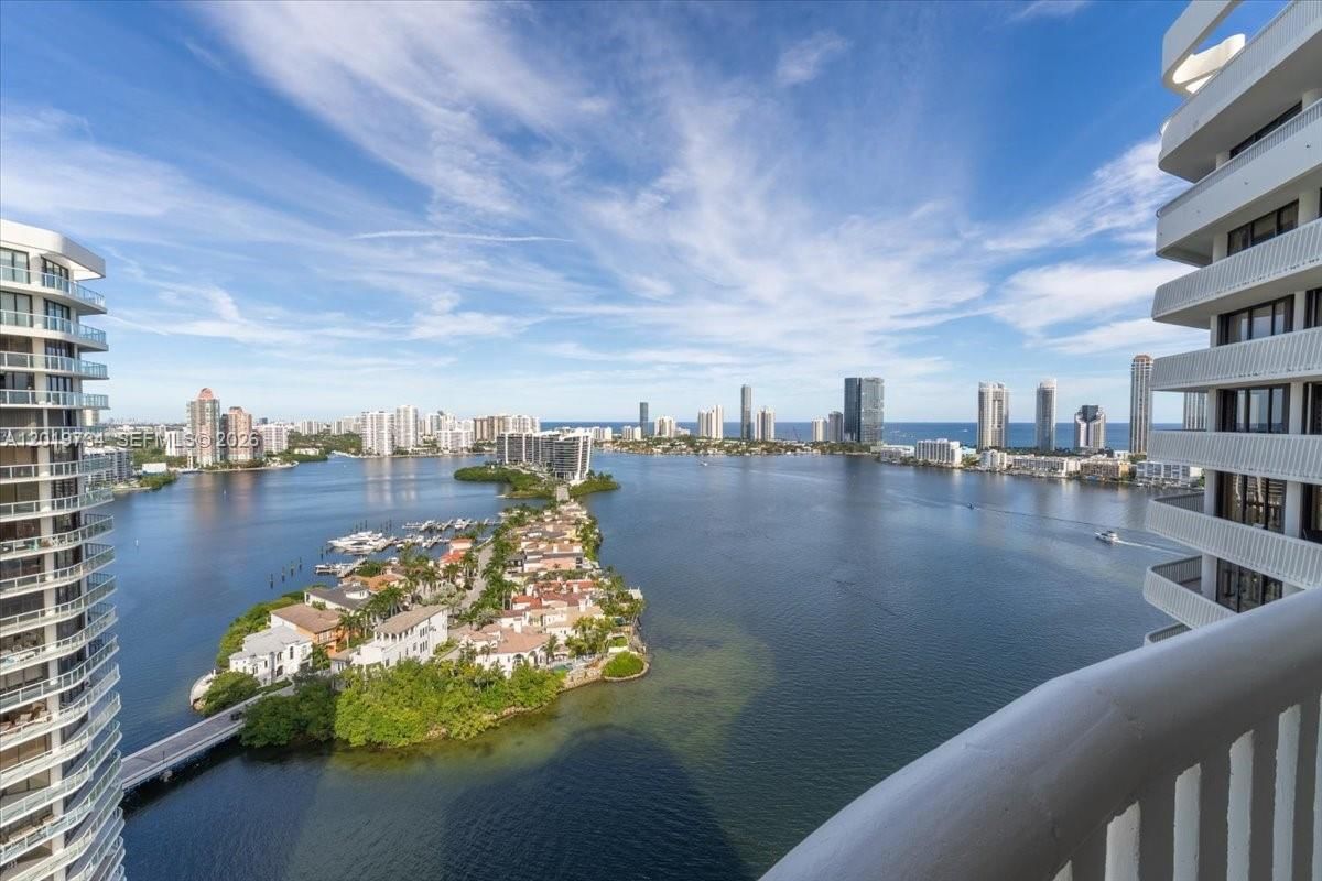 Real estate property located at 3000 Island Blvd #2802, Miami-dade, 3000 Isl Blvd Williams Is, Aventura, FL