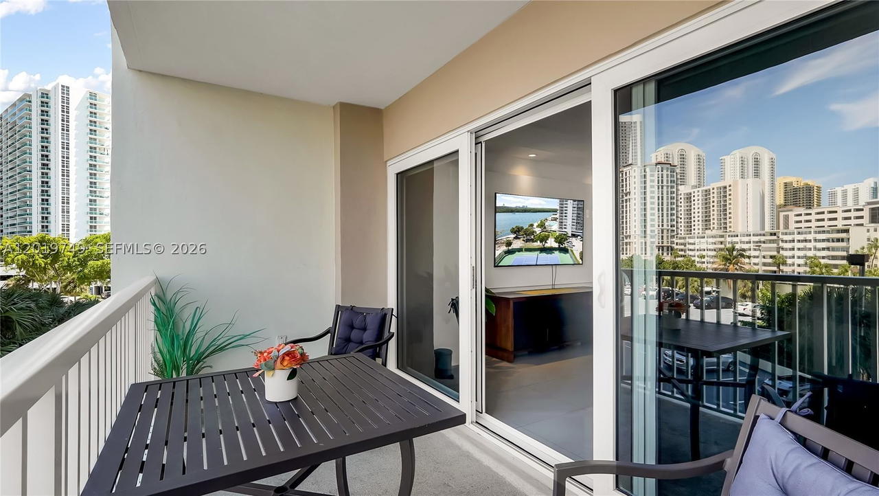 Real estate property located at 300 Bayview Dr #307, Miami-dade, Arlen House Condo, Sunny Isles Beach, FL