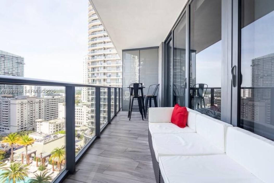 Real estate property located at 801 Miami Ave #1703, Miami-dade, 801 Sma Residences Condo, Miami, FL