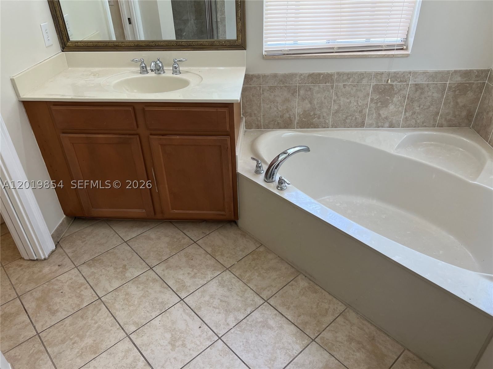 Real estate property located at 14008 274 TER, Miami-dade, Mandarin Lakes, Homestead, FL