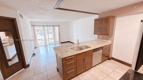 Real estate property located at 470 S Park Rd #7-104, Broward, Pinehurst Club Condo, Hollywood, FL