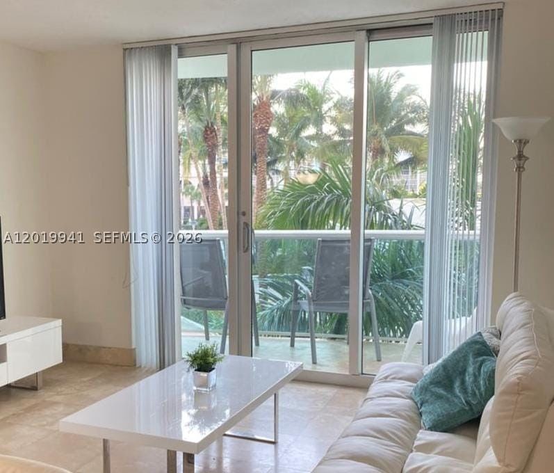 Real estate property located at 3801 Ocean Dr #2Q, Broward, Tides On Hollywood Beach, Hollywood, FL