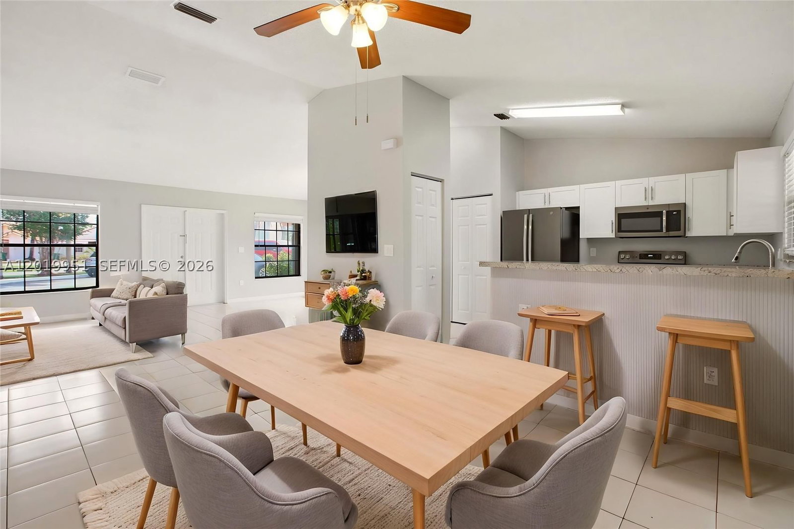 Real estate property located at 8359 189th St Rd, Miami-dade, Angelica Gardens At Lakes, Hialeah, FL
