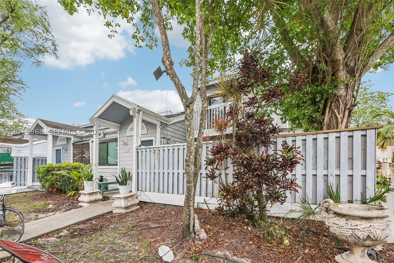Real estate property located at 2039 Winners Cir, Broward, Rock Island Land Corp, North Lauderdale, FL