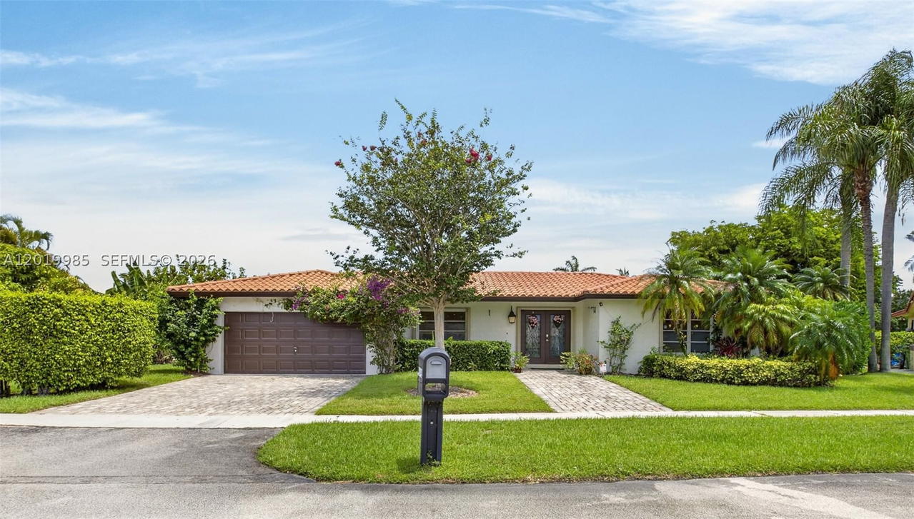 Real estate property located at 16641 Royal Poinciana Dr, Broward, Bonaventure Lakes, Weston, FL