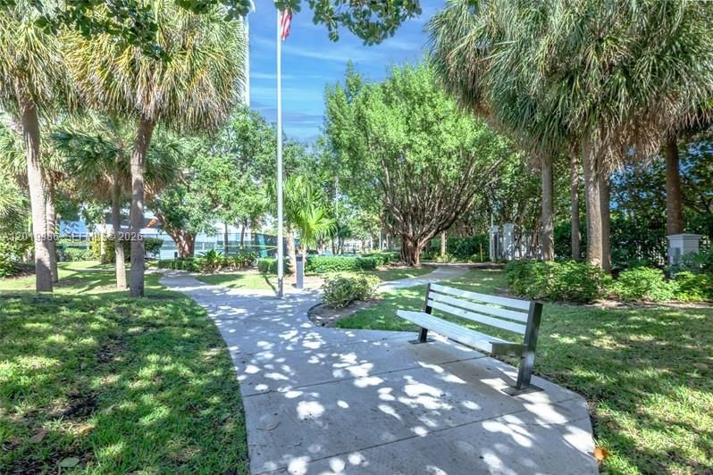 Real estate property located at 1201 Ocean Dr #610N, Broward, Summit Condo, Hollywood, FL