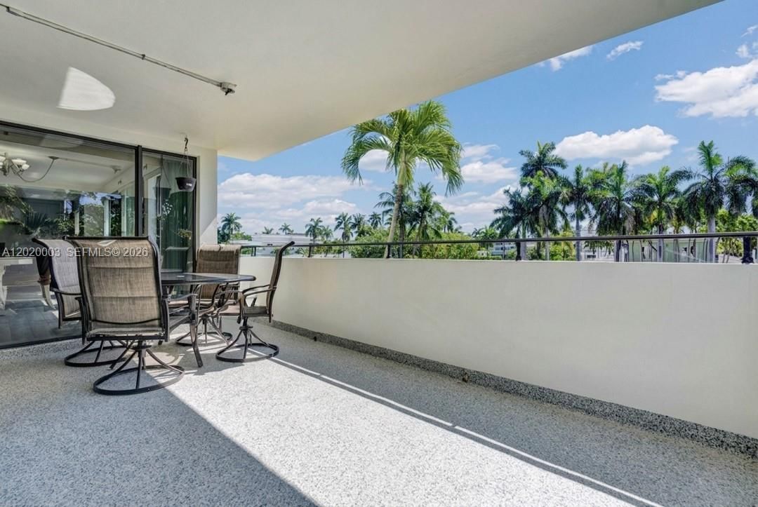 Real estate property located at 76 Isle Of Venice Dr C, Broward, 76 Isle Of Venice Co-op, Fort Lauderdale, FL