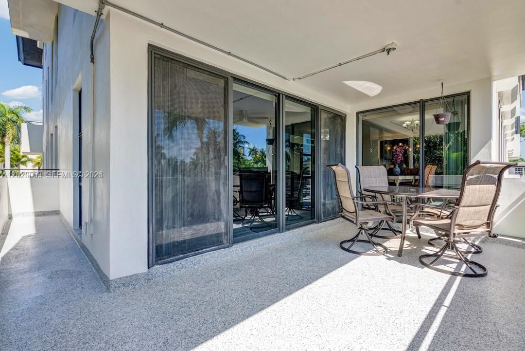 Real estate property located at 76 Isle Of Venice Dr C, Broward, 76 Isle Of Venice Co-op, Fort Lauderdale, FL