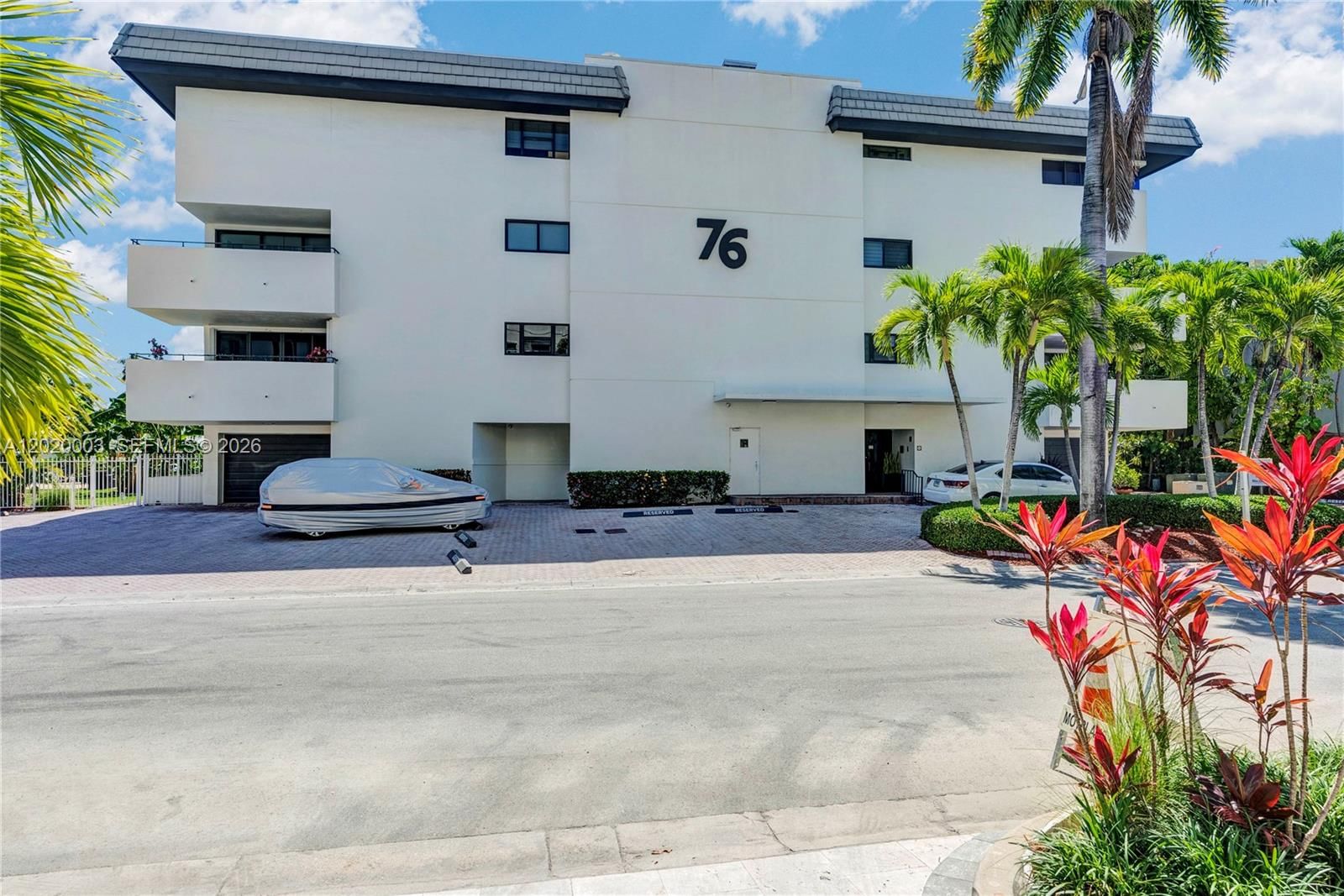 Real estate property located at 76 Isle Of Venice Dr C, Broward, 76 Isle Of Venice Co-op, Fort Lauderdale, FL