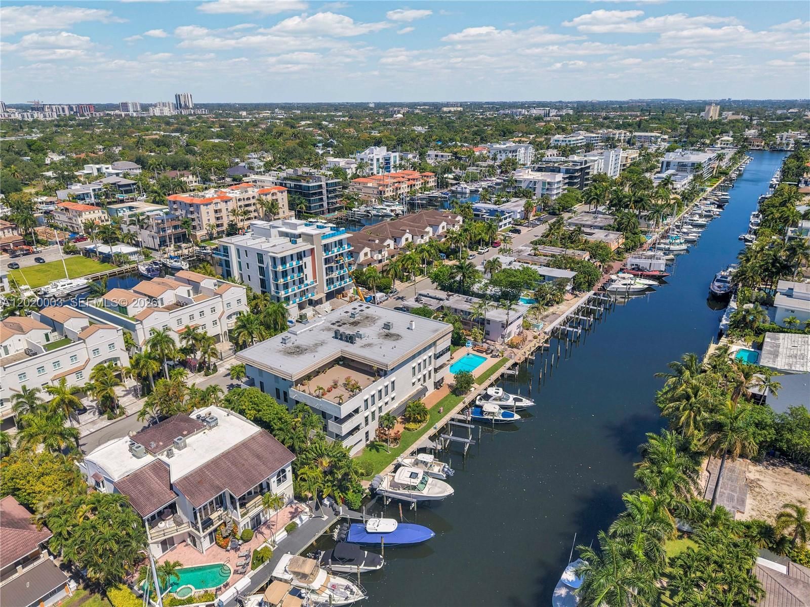 Real estate property located at 76 Isle Of Venice Dr C, Broward, 76 Isle Of Venice Co-op, Fort Lauderdale, FL