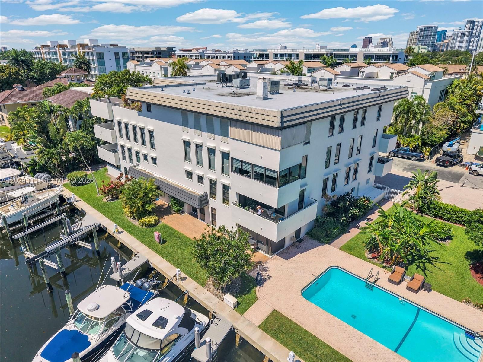 Real estate property located at 76 Isle Of Venice Dr C, Broward, 76 Isle Of Venice Co-op, Fort Lauderdale, FL