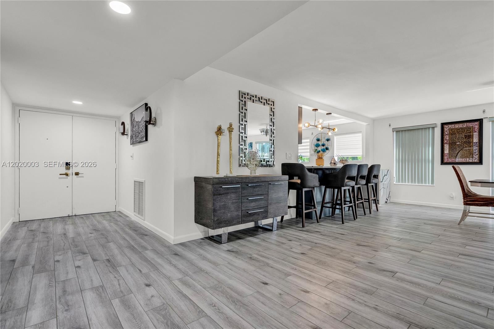 Real estate property located at 76 Isle Of Venice Dr C, Broward, 76 Isle Of Venice Co-op, Fort Lauderdale, FL