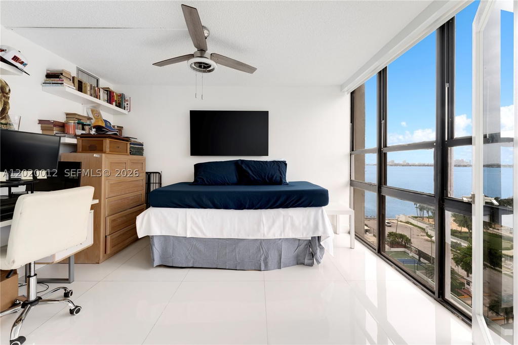 Real estate property located at 600 36th St #1111, Miami-dade, Charter Club Condo, Miami, FL