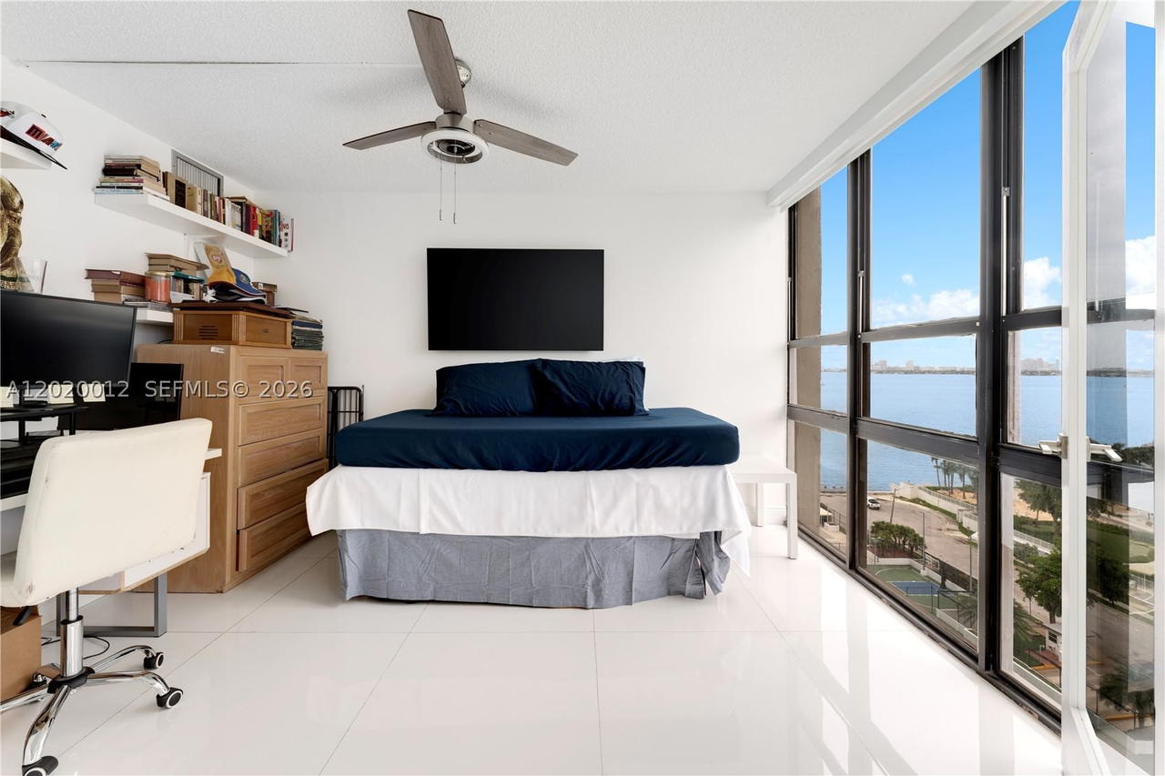 Real estate property located at 600 36th St #1111, Miami-dade, Charter Club Condo, Miami, FL