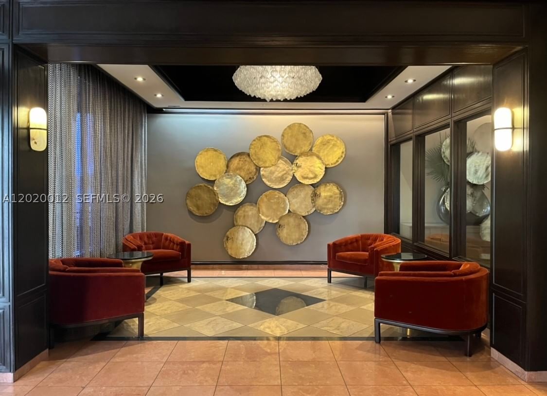 Real estate property located at 600 36th St #1111, Miami-dade, Charter Club Condo, Miami, FL