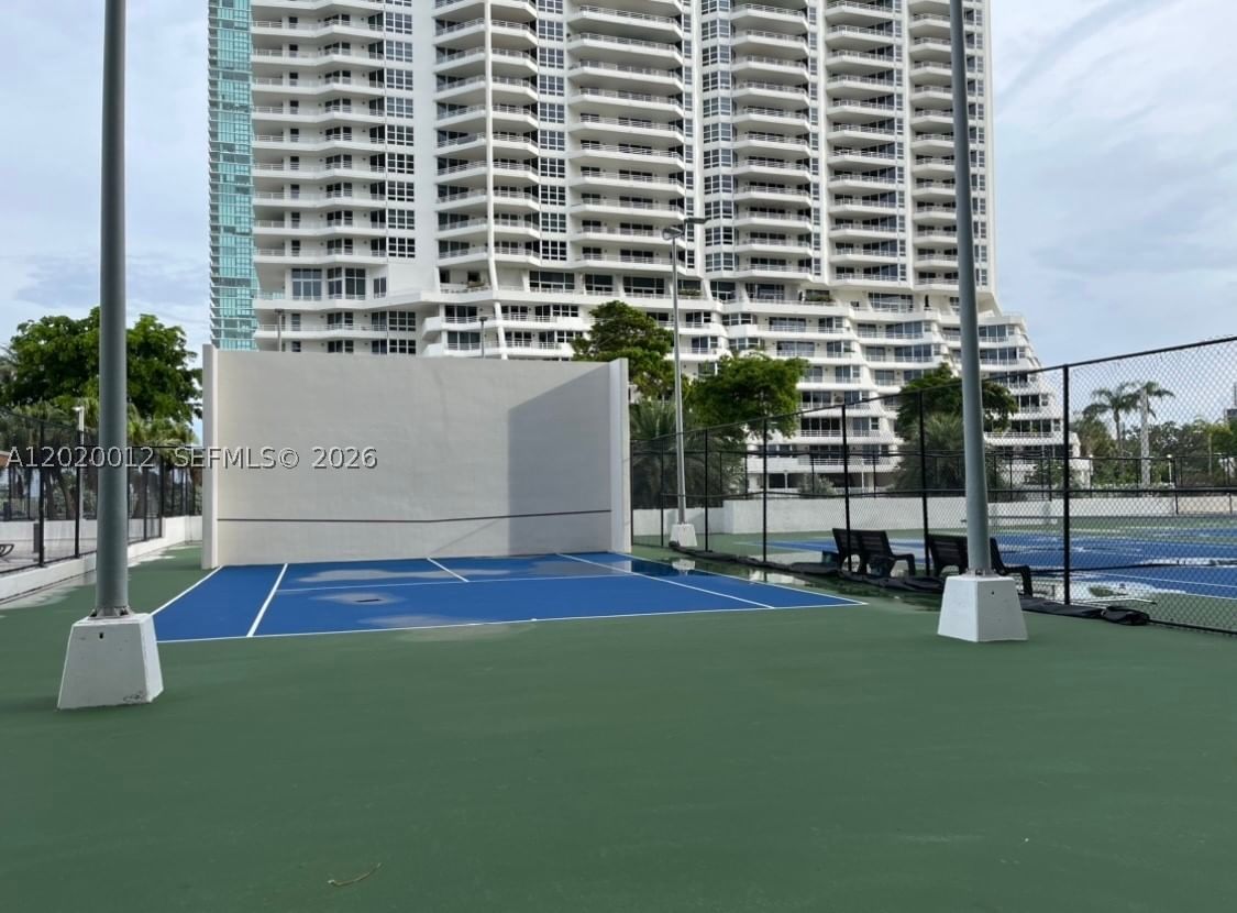 Real estate property located at 600 36th St #1111, Miami-dade, Charter Club Condo, Miami, FL